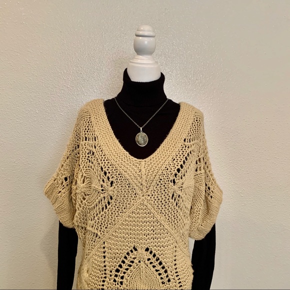 Forever 21 Sweater - Picture 2 of 5